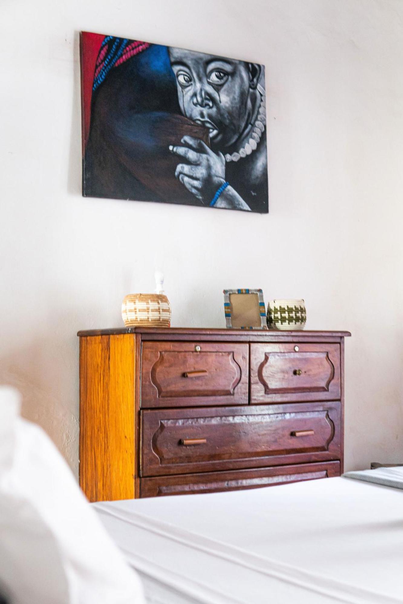 Tarawanda House -thrivestawi Bed & Breakfast