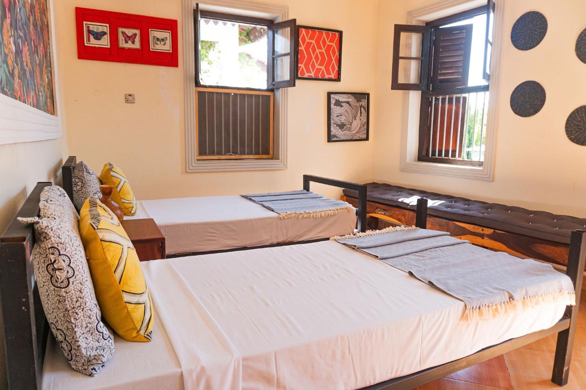 Bed & Breakfast Tarawanda House -thrivestawi *