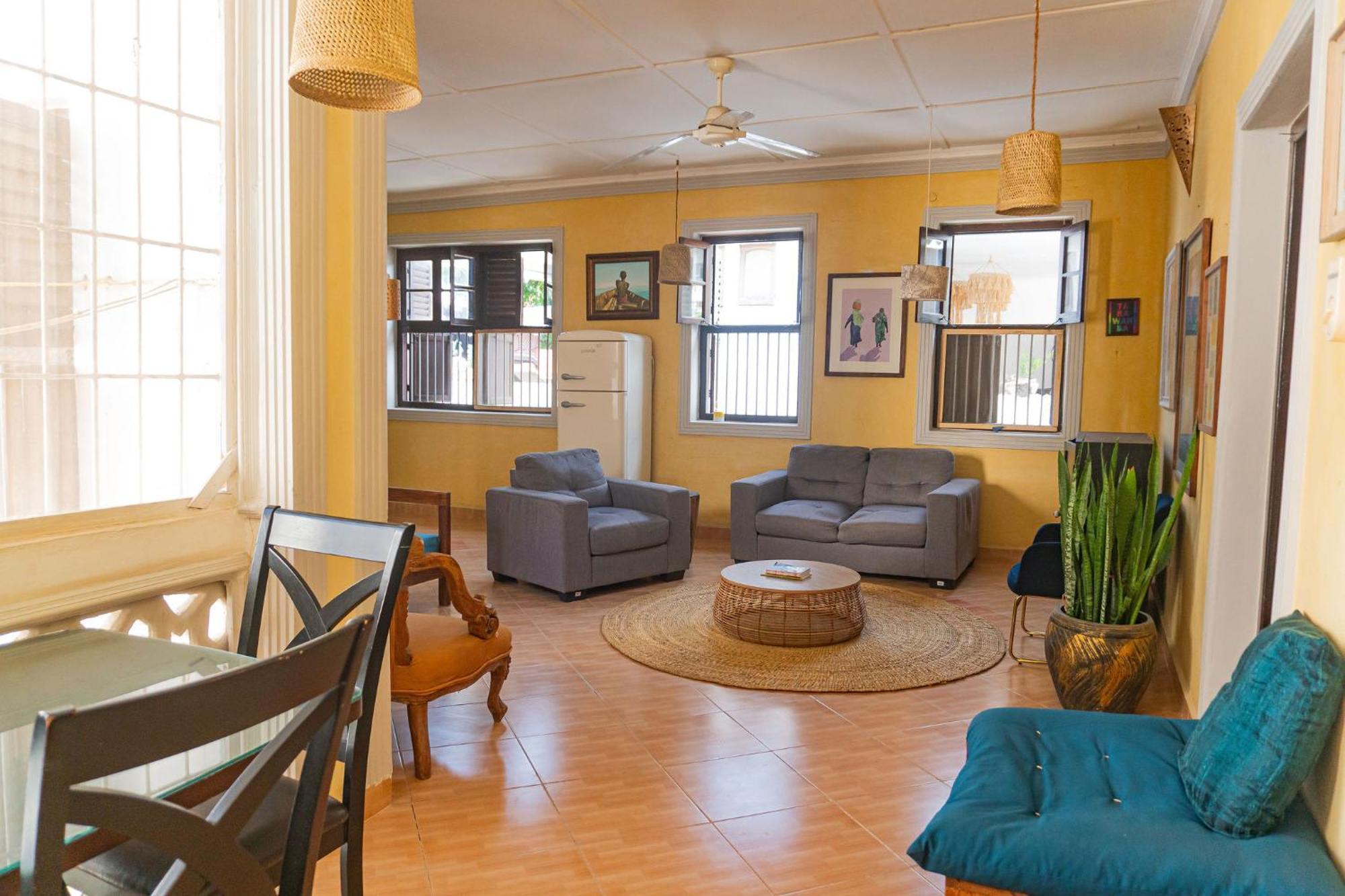 Tarawanda House -thrivestawi Bed & Breakfast *